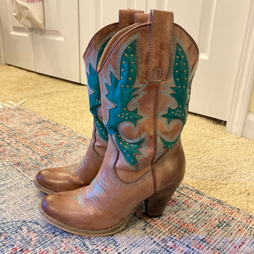 Turquoise and Tan Cowboy Boots